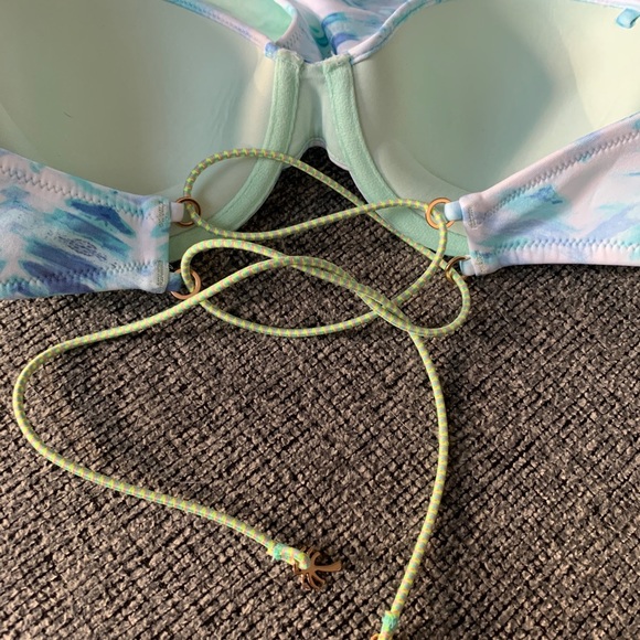 VS Bikini - 34B top, M bottom - Picture 3 of 4